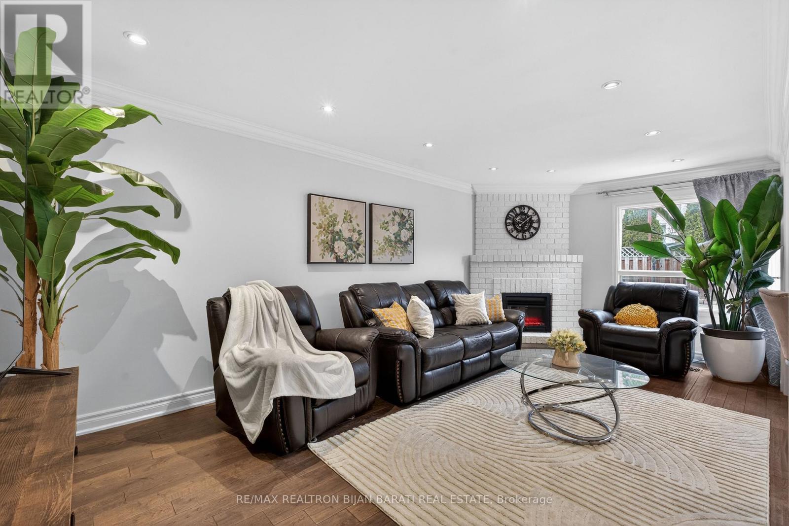 92 WELDRICK ROAD E - 11