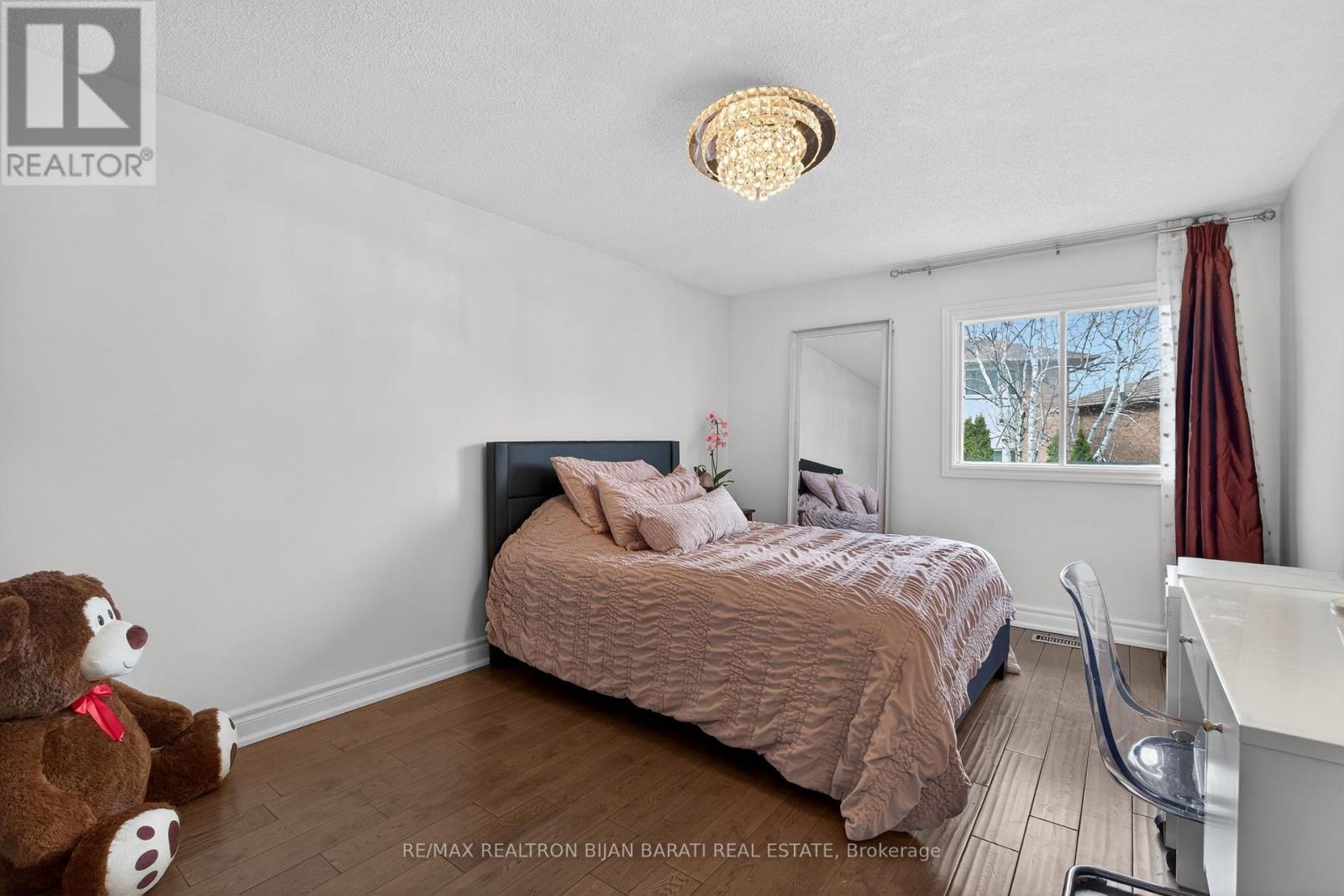 92 WELDRICK ROAD E - 36