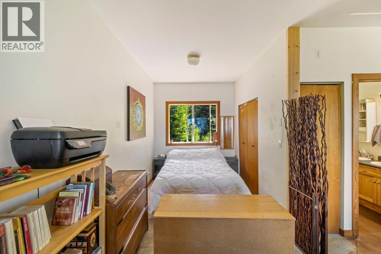 & 14506 HIGHWAY 3A Unit# 14504, Gray Creek