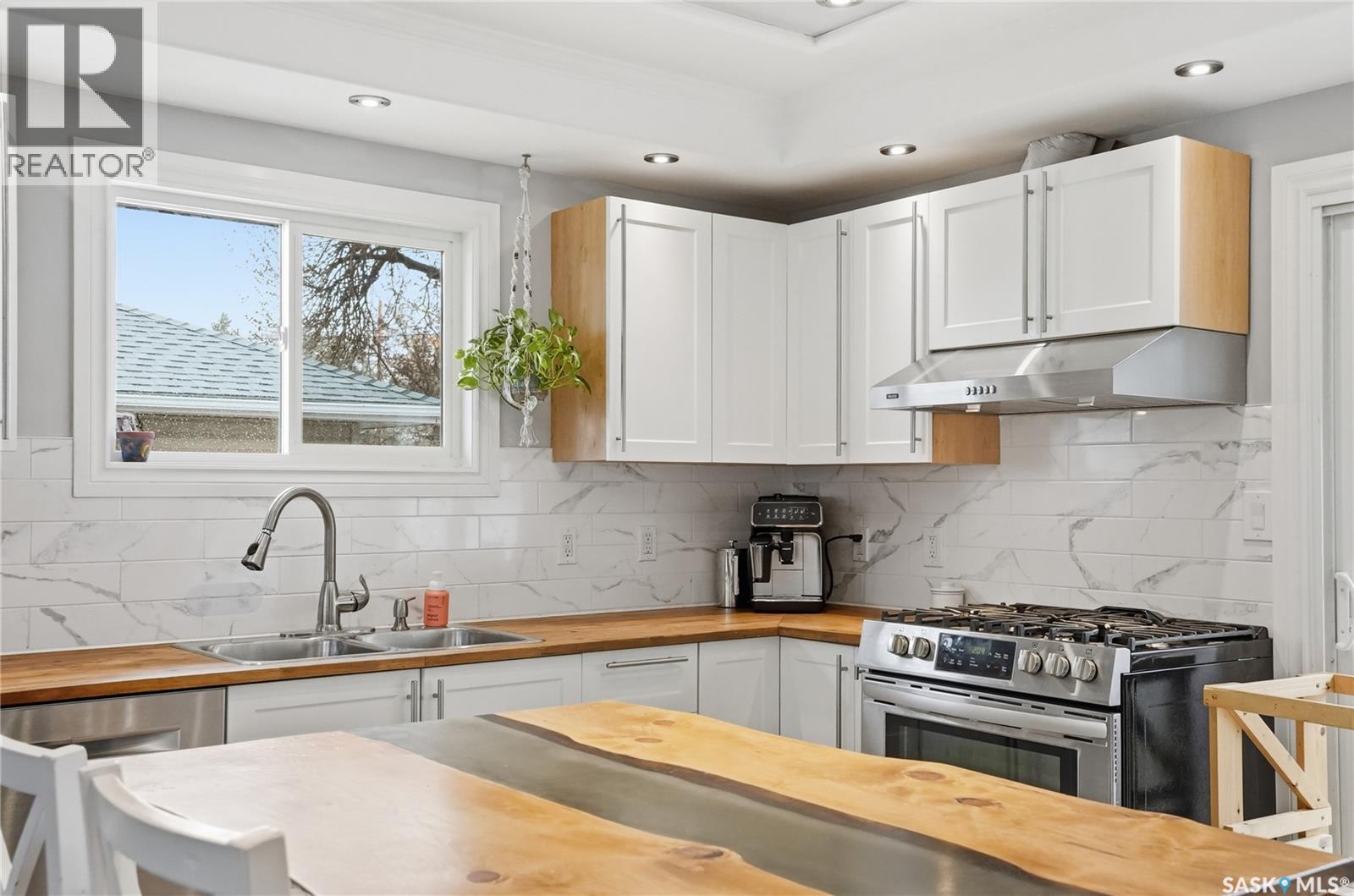 1210 K AVENUE N - 11