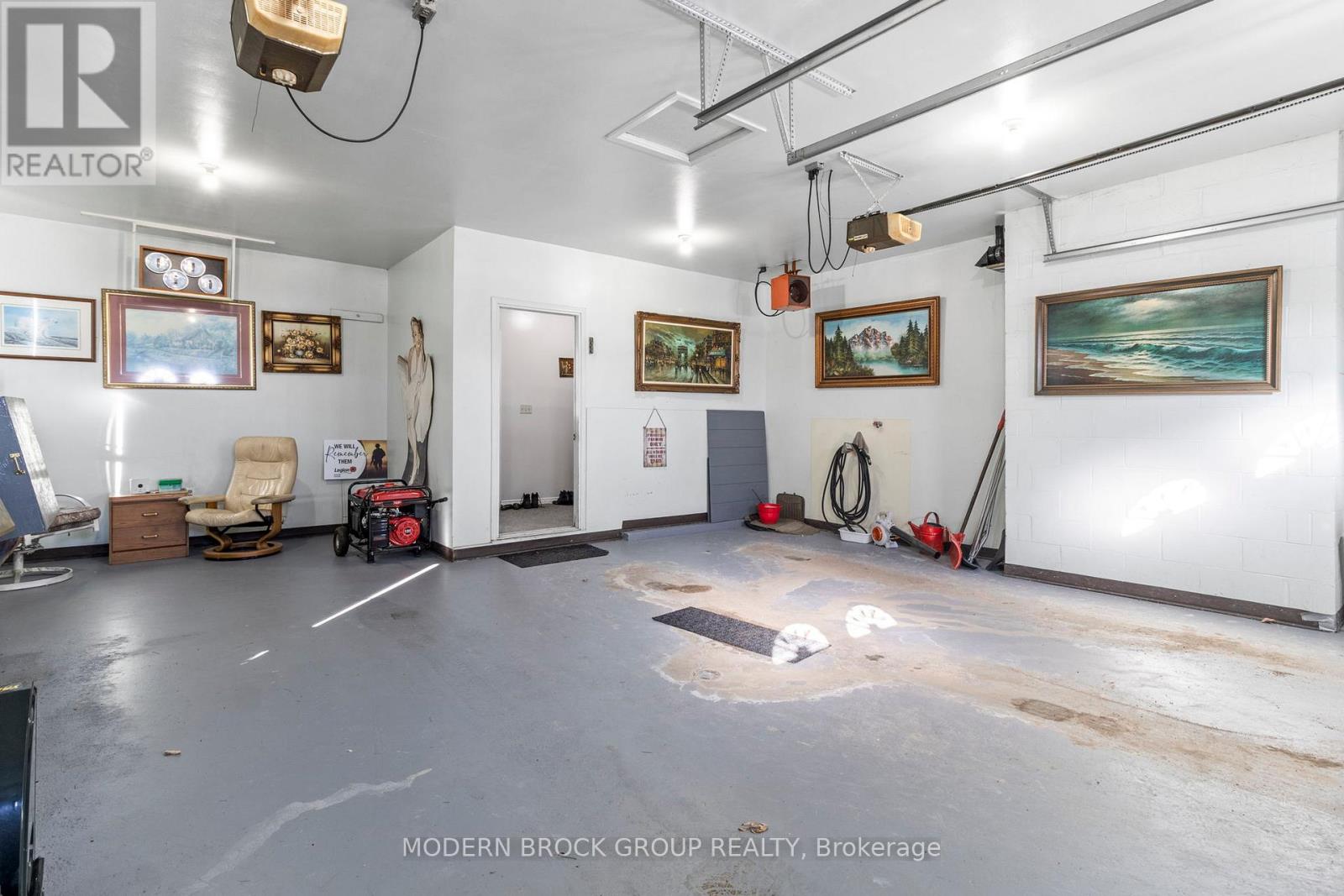 24 BERNARD CRESCENT - 36