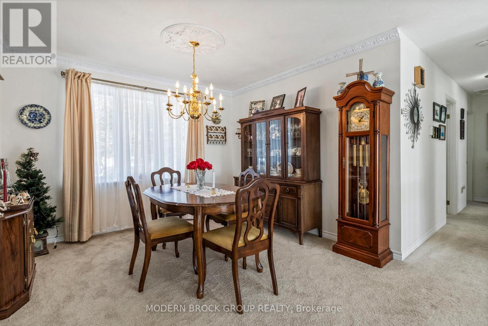 24 BERNARD CRESCENT - 8