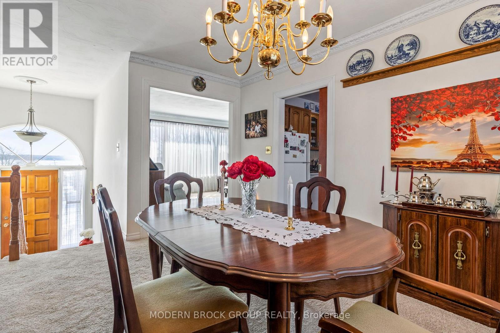 24 BERNARD CRESCENT - 9