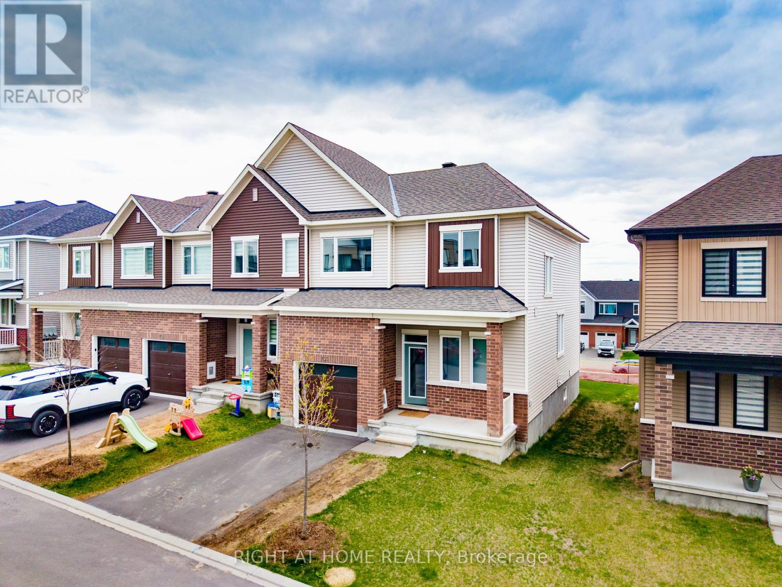 106 BEEBALM CRESCENT - 2