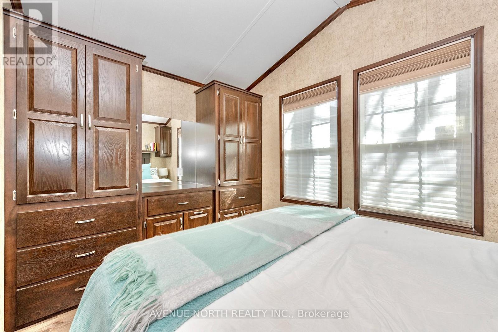 #H23 - 240 PINEWOOD PARK ROAD - 34