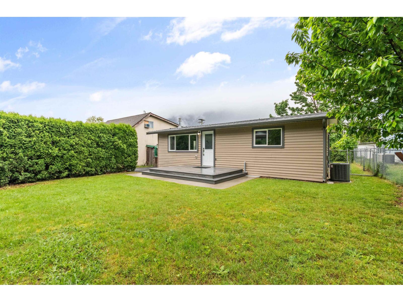 547 FORT Street - main photo