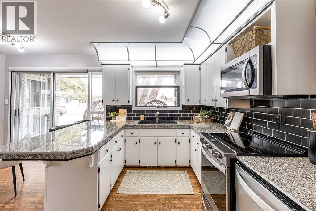 890 Hargrave Way NW - 5