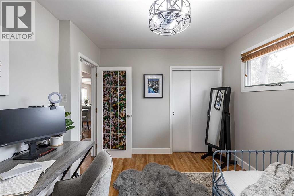 890 Hargrave Way NW - 21