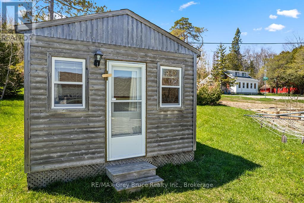 8 DOCK LANE - 25