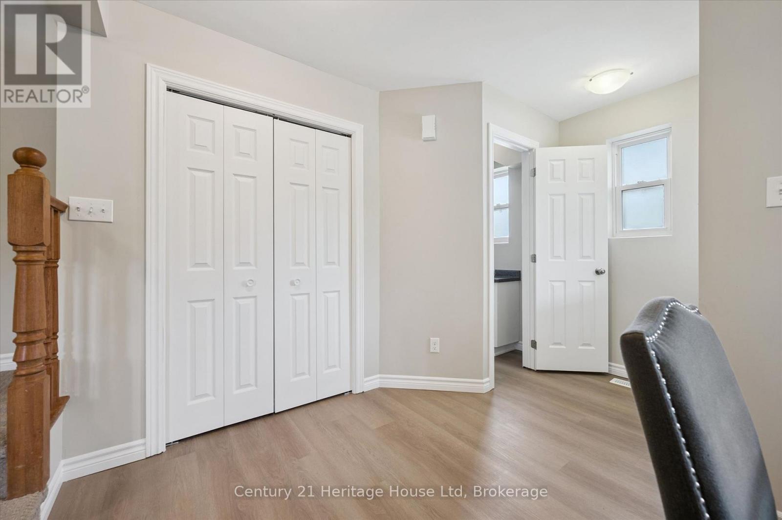 126 FORFAR STREET E - 17