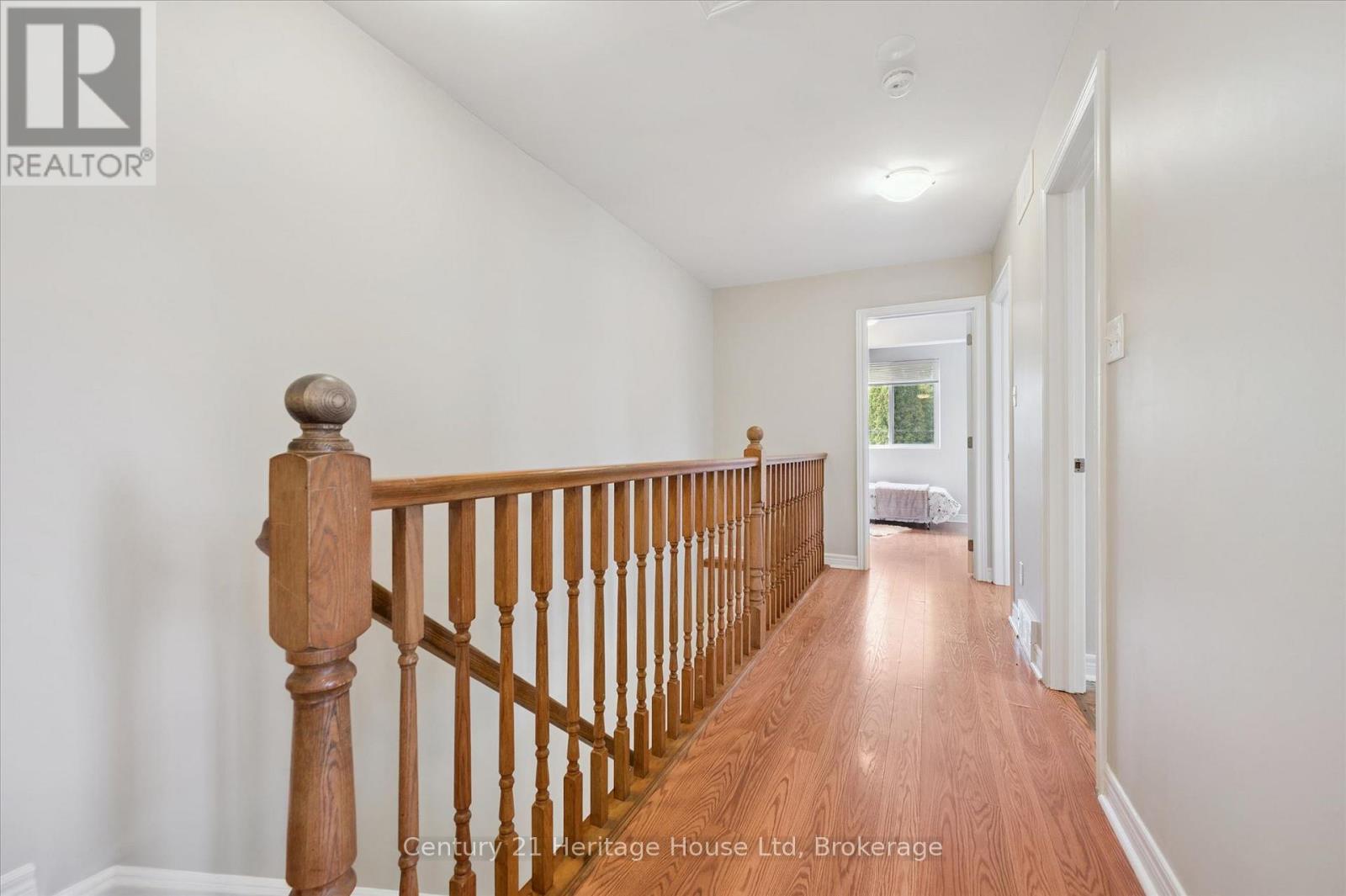 126 FORFAR STREET E - 20