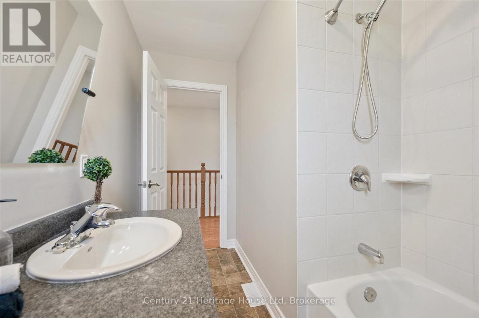 126 FORFAR STREET E - 24