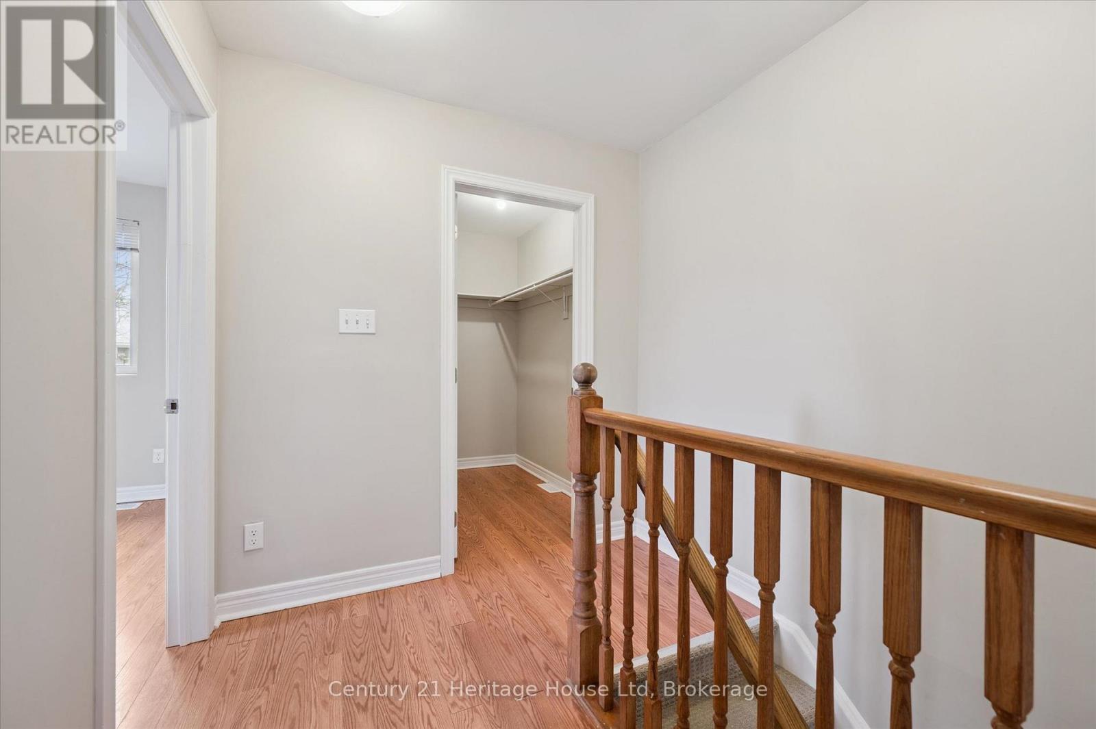 126 FORFAR STREET E - 26