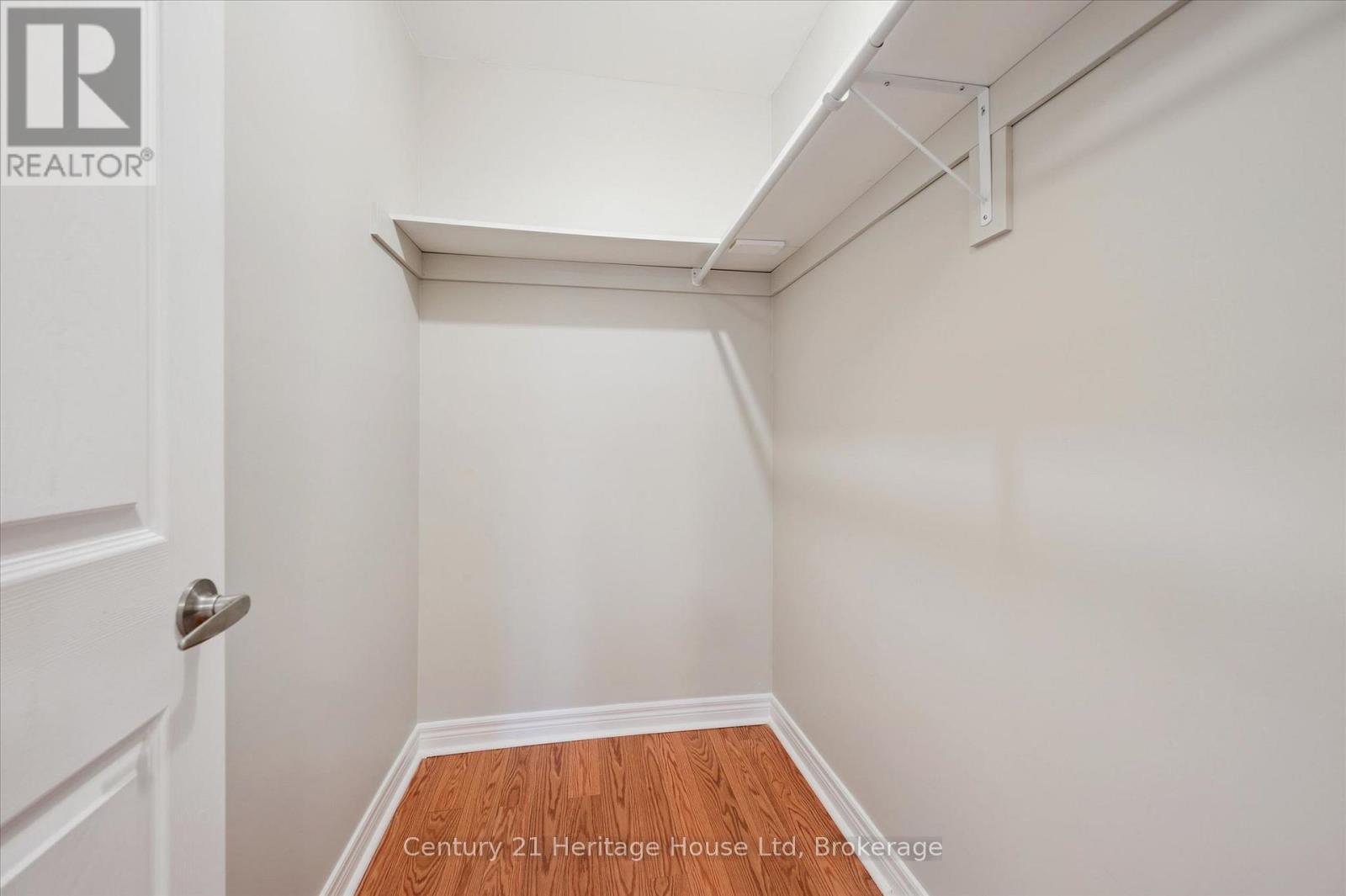 126 FORFAR STREET E - 27