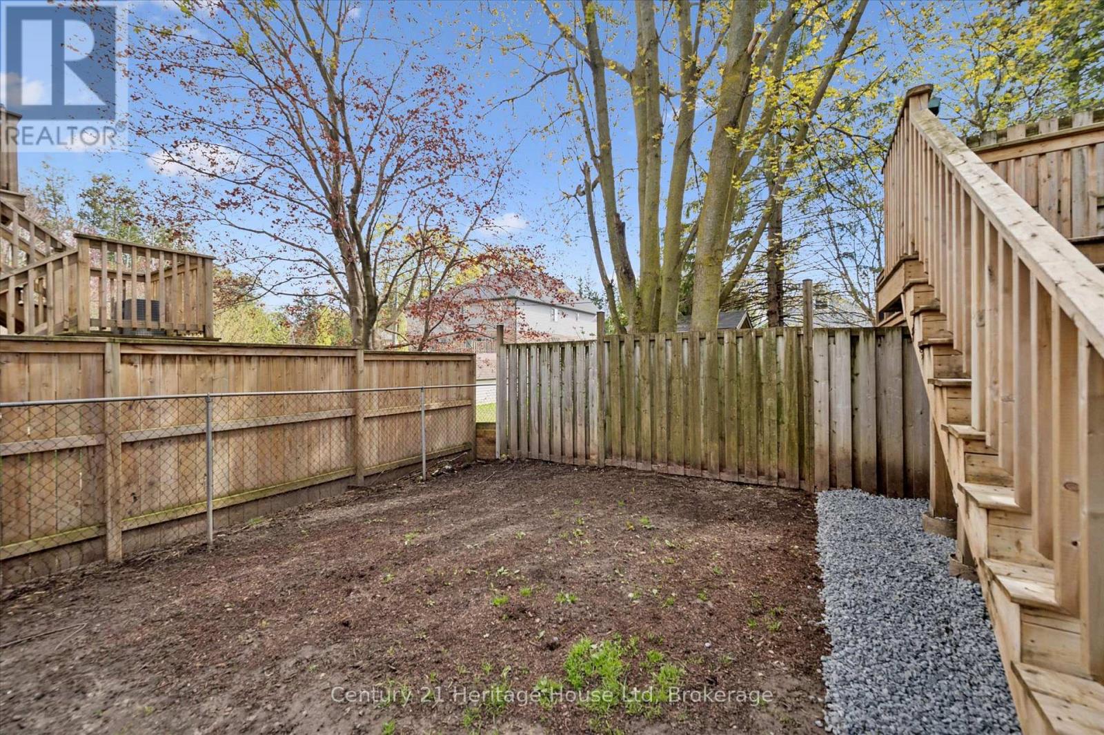 126 FORFAR STREET E - 36