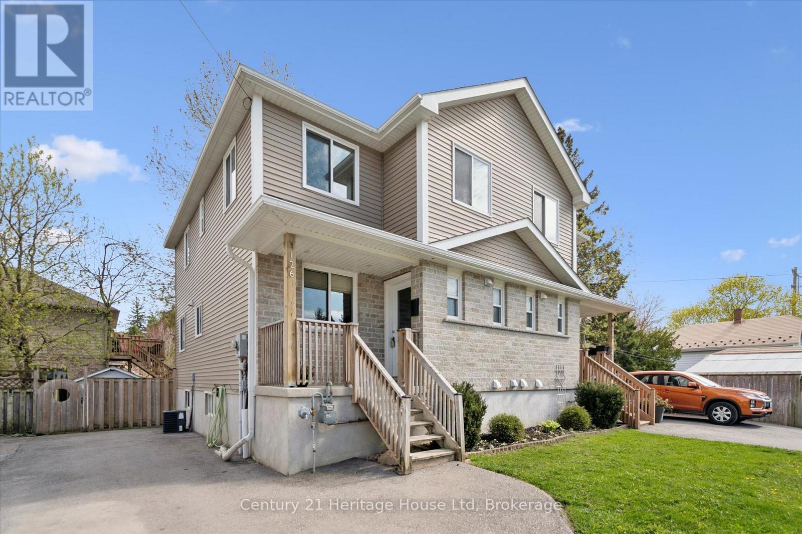 126 FORFAR STREET E - 4