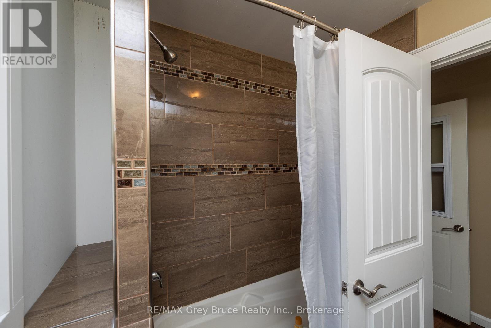 1550 5TH AVENUE W - 24