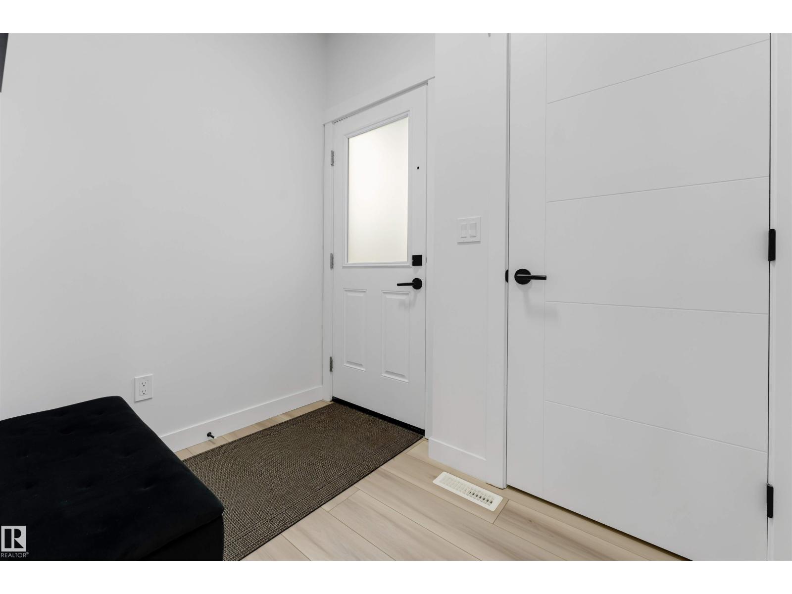 1340 11 AV NW - 12