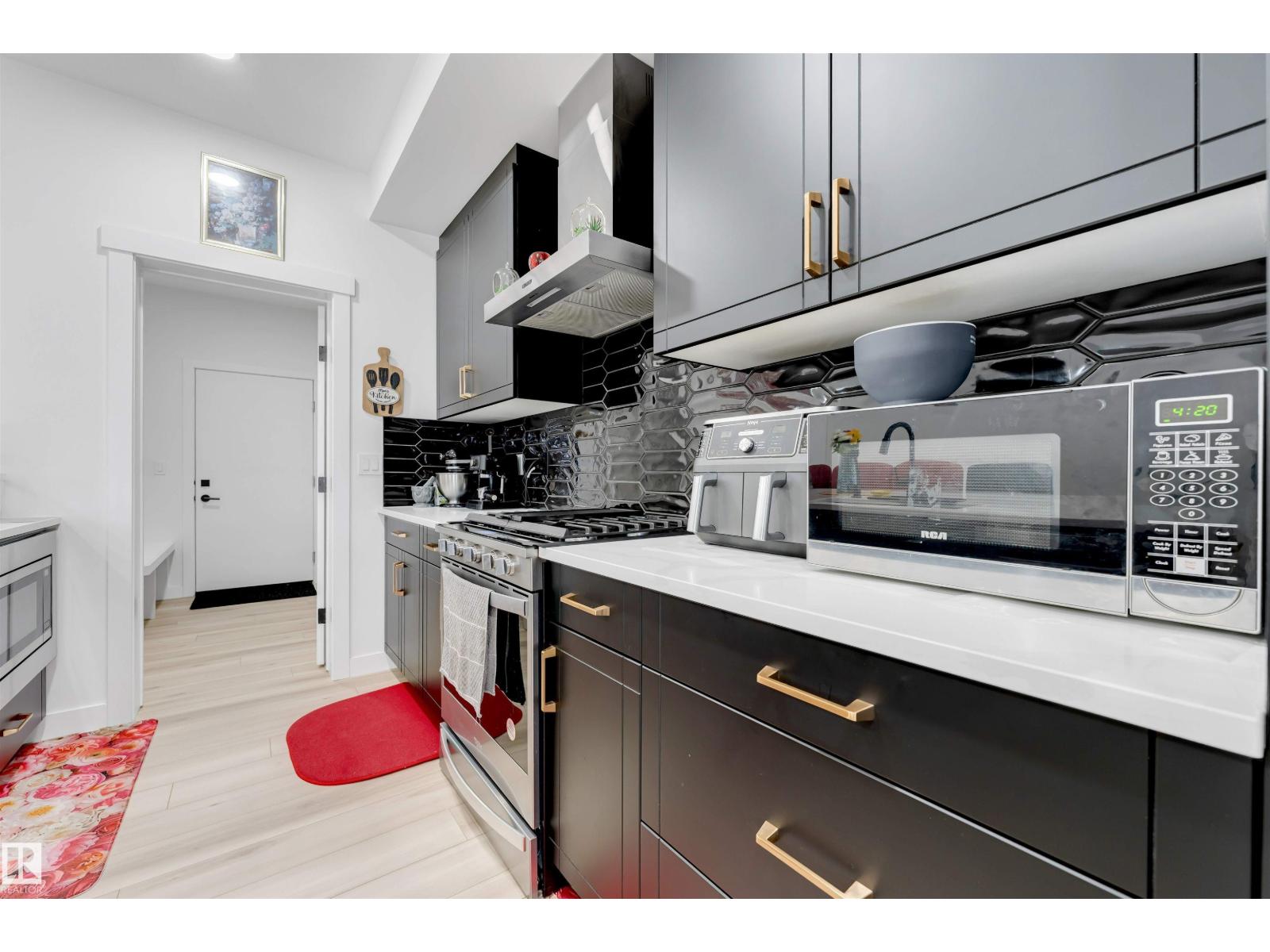 1340 11 AV NW - 25