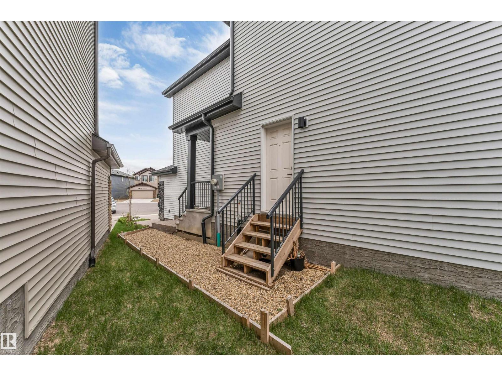1340 11 AV NW - 4