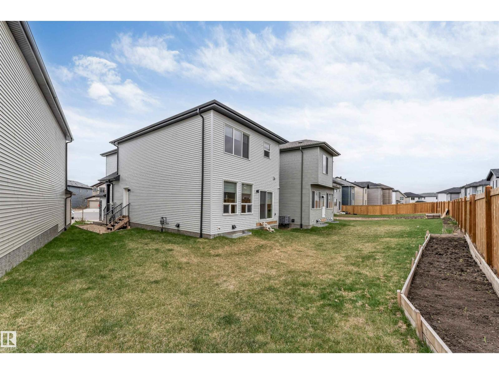 1340 11 AV NW - 5