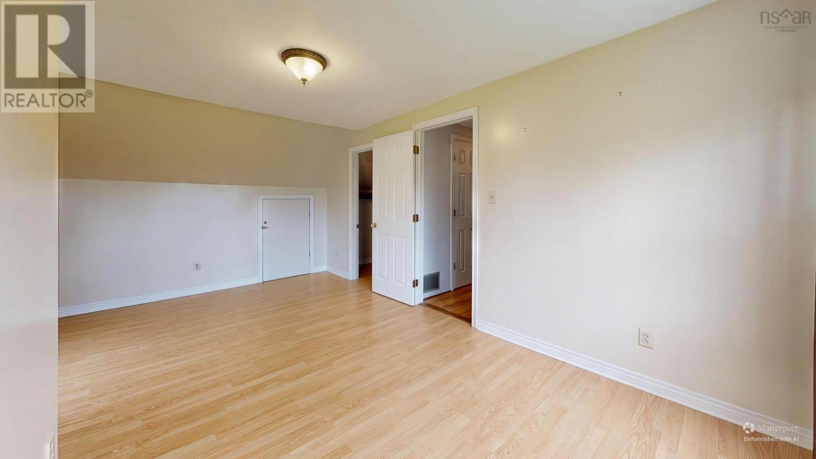 12379 3 Highway - 22