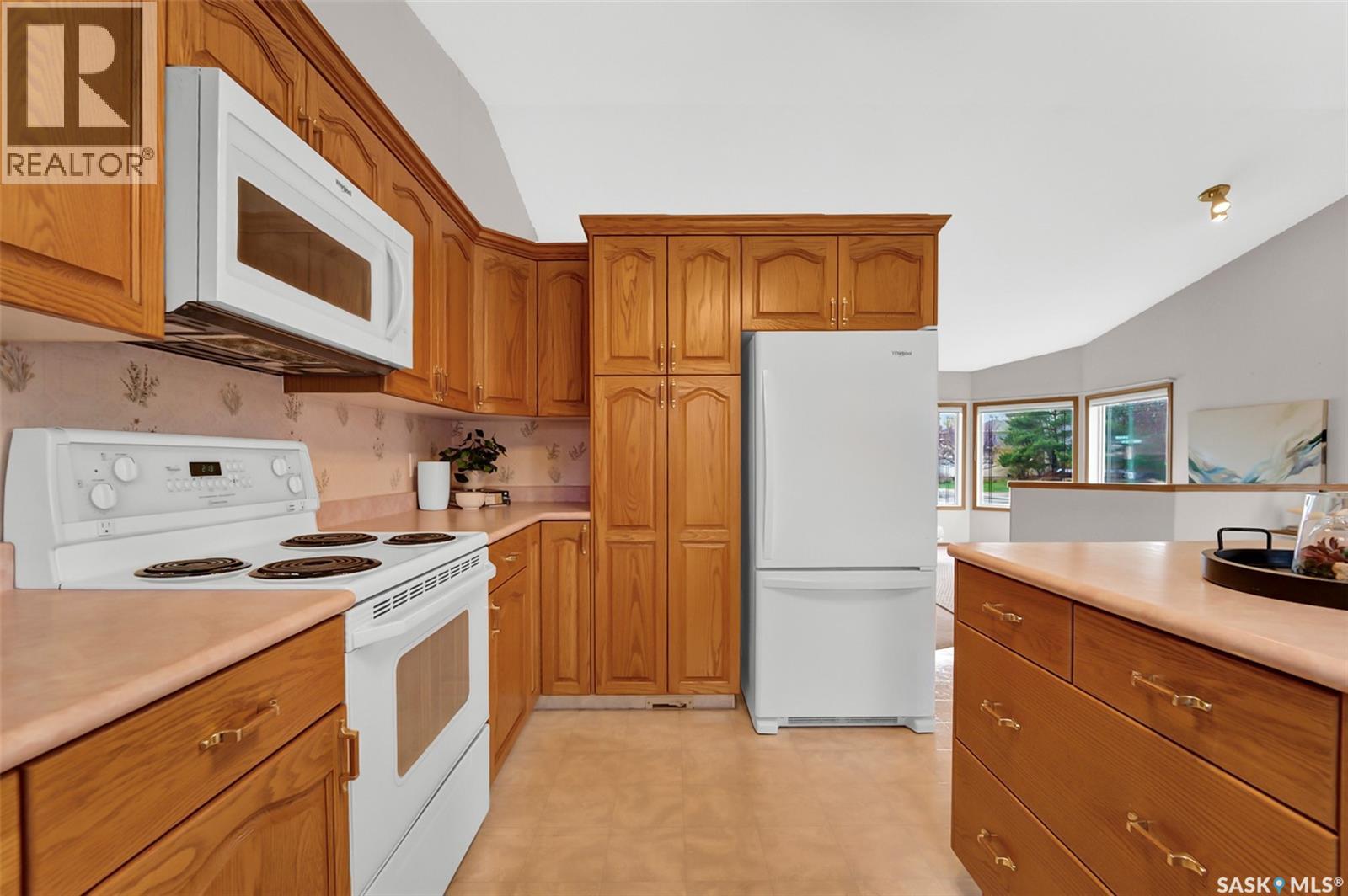 735 Fairbrother AVENUE - 18