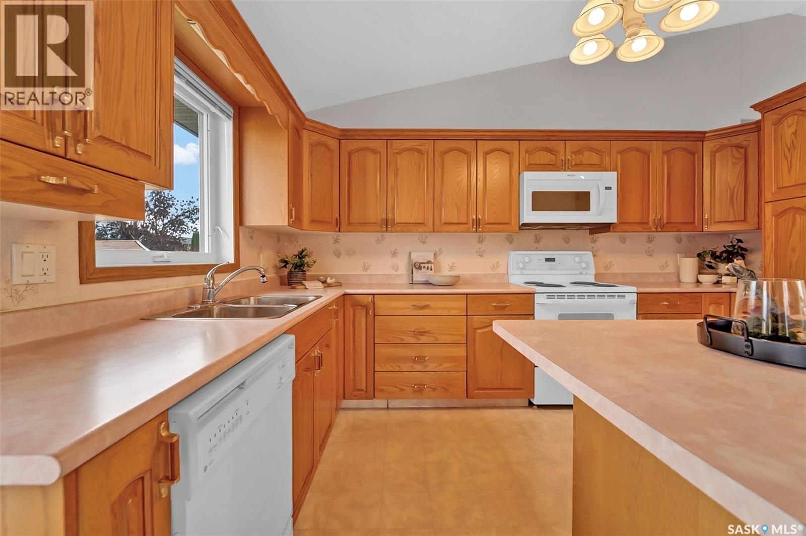 735 Fairbrother AVENUE - 21