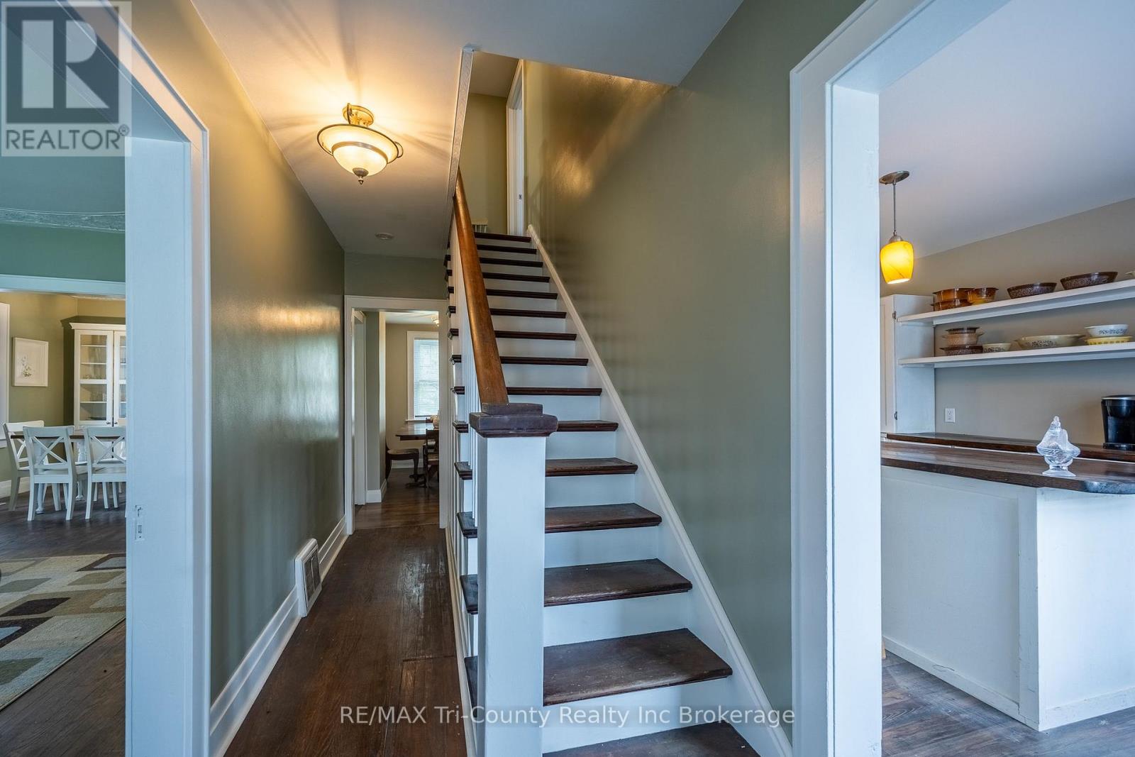 33 WELLINGTON STREET - 4