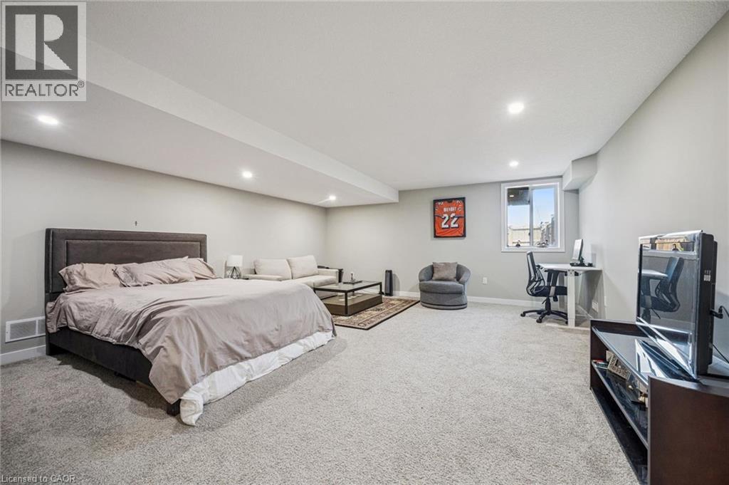 907 ROBERT FERRIE Drive - 28