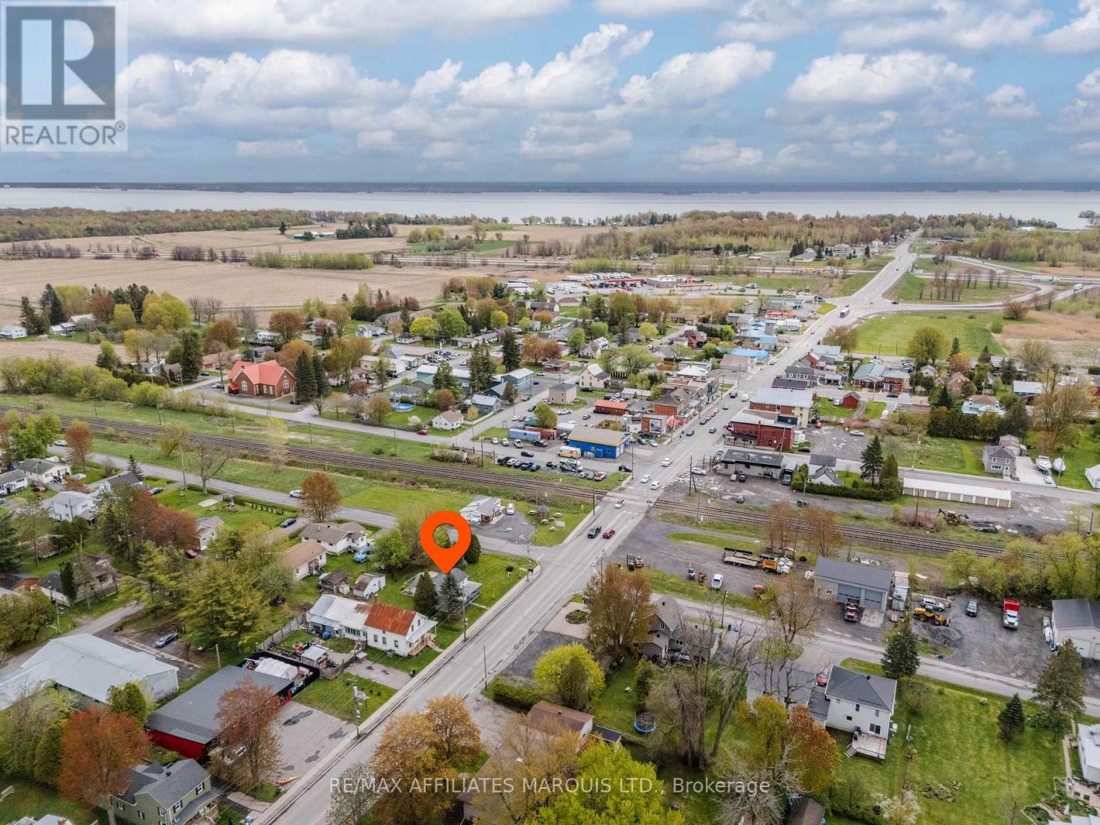 163 MILITARY ROAD N - 39