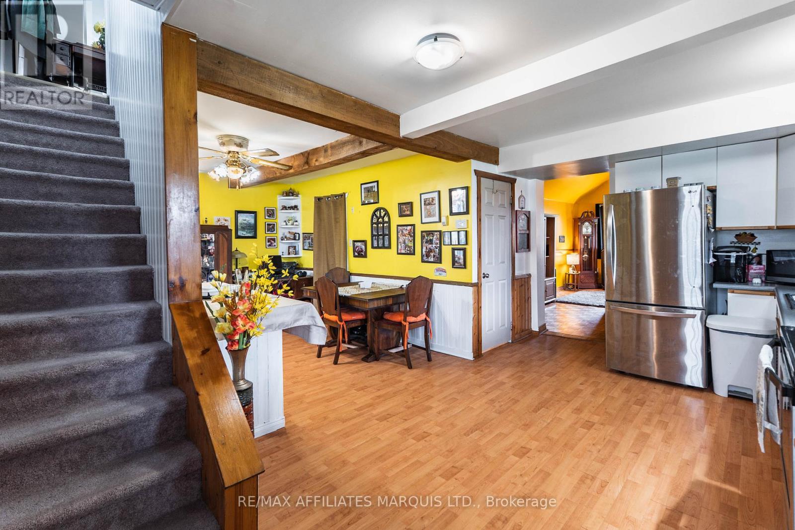 163 MILITARY ROAD N - 9