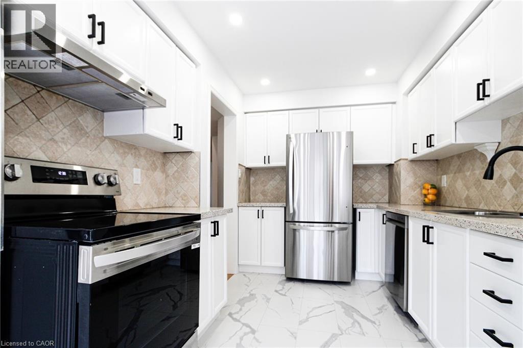 1114 LINDSAY Drive, Oakville, Ontario, L6M3B4 — Photo 9