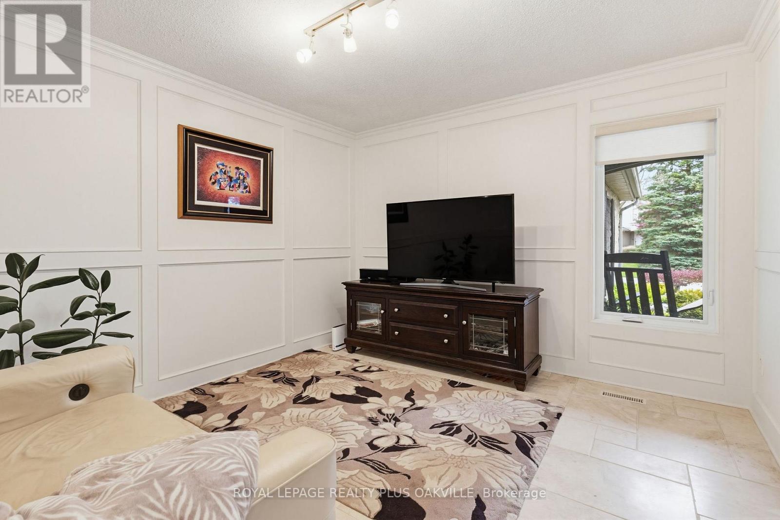 67 HONEYSUCKLE CRESCENT - 22