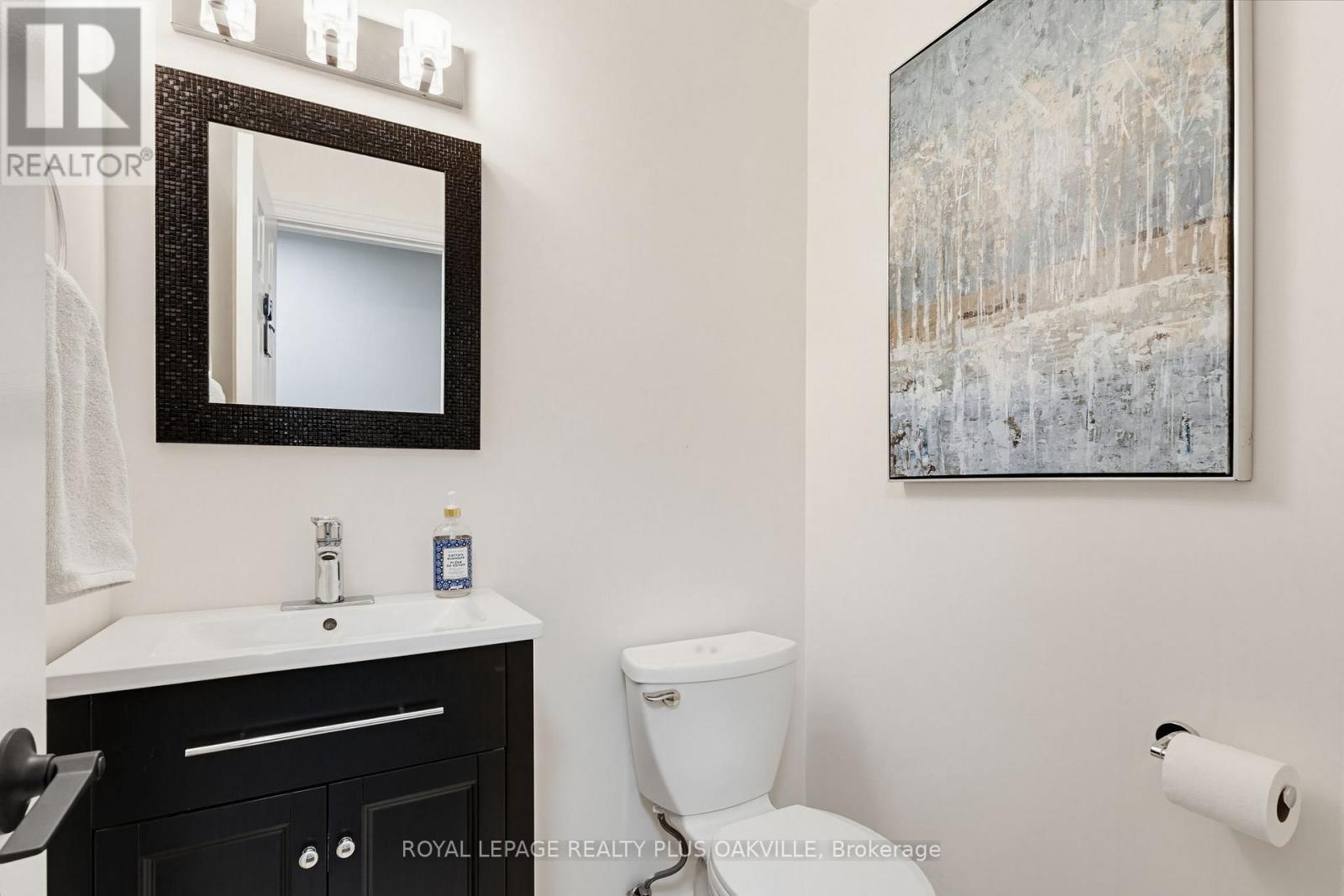 67 HONEYSUCKLE CRESCENT - 24