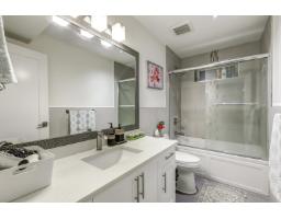 958 Keil Street, White Rock, BC V4B4V7 Photo 31