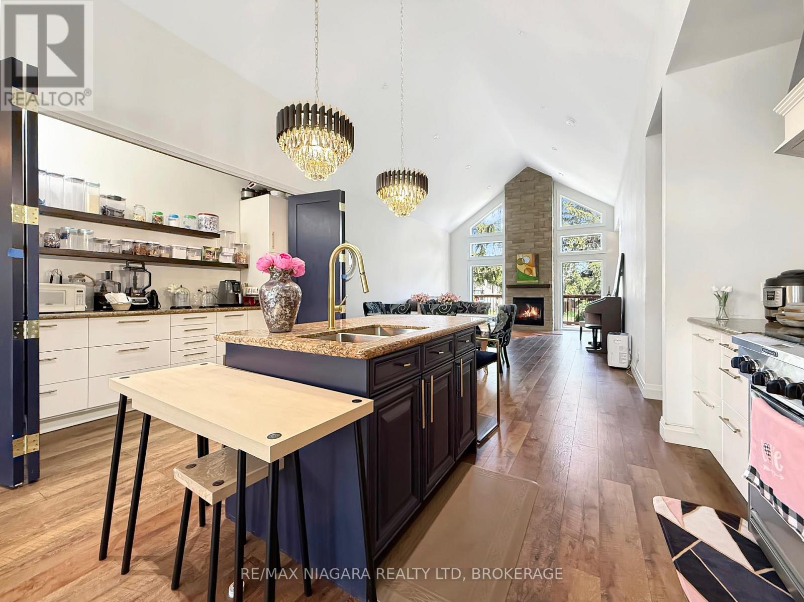 8 ADELAIDE STREET - 15