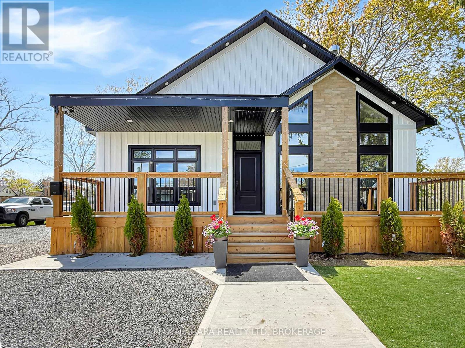 8 ADELAIDE STREET - Image 3
