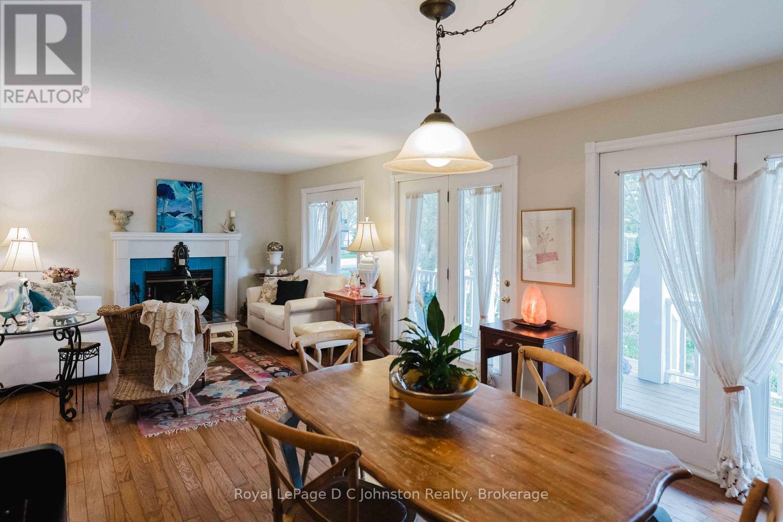 #UNIT 123 383 MCNABB STREET - 4
