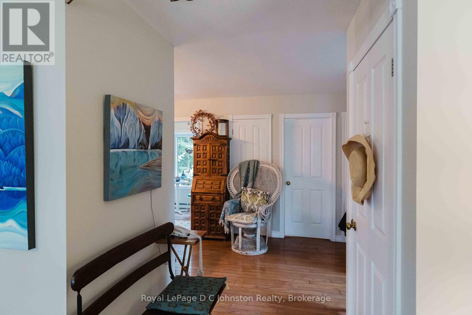#UNIT 123 383 MCNABB STREET - 8