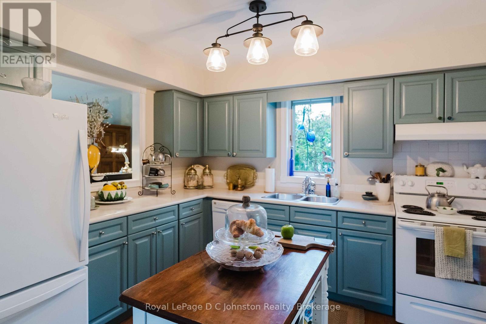 #UNIT 123 383 MCNABB STREET - 9