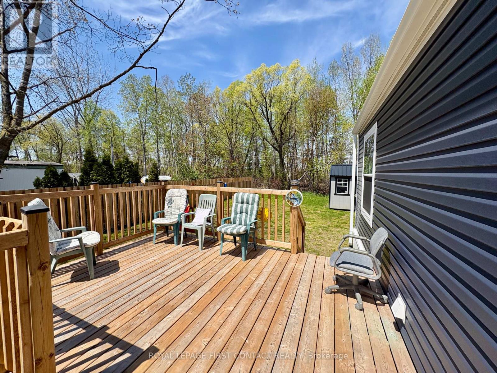 40 SHAMROCK CRESCENT - 19