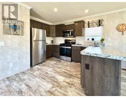 40 Shamrock Crescent, Essa, ON L3W0A5 Photo 8