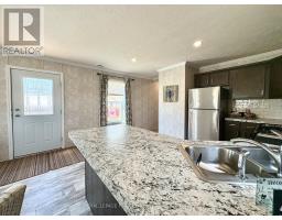 40 Shamrock Crescent, Essa, ON L3W0A5 Photo 9