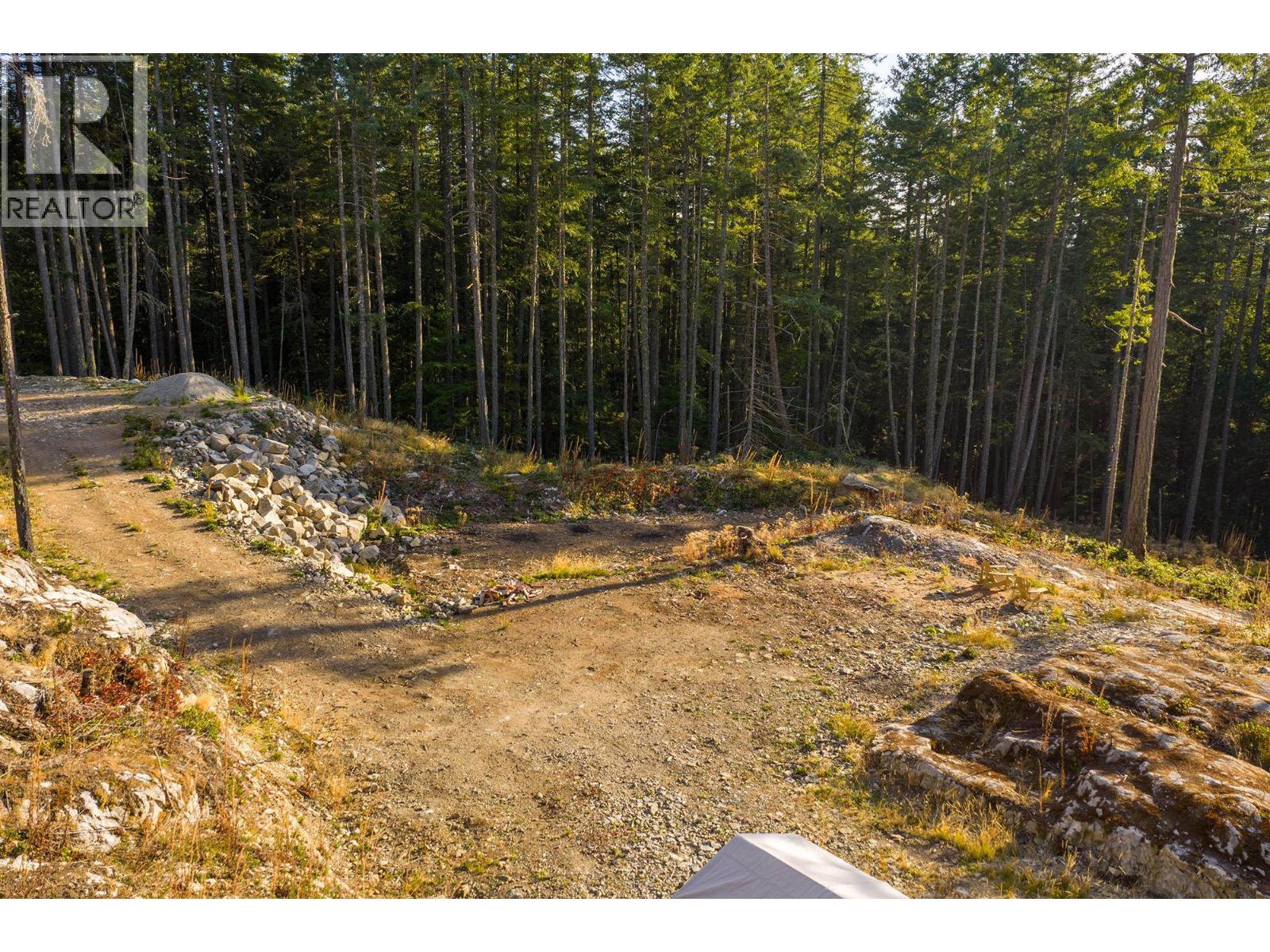 Vacant Land in Bowen Island - Image 7