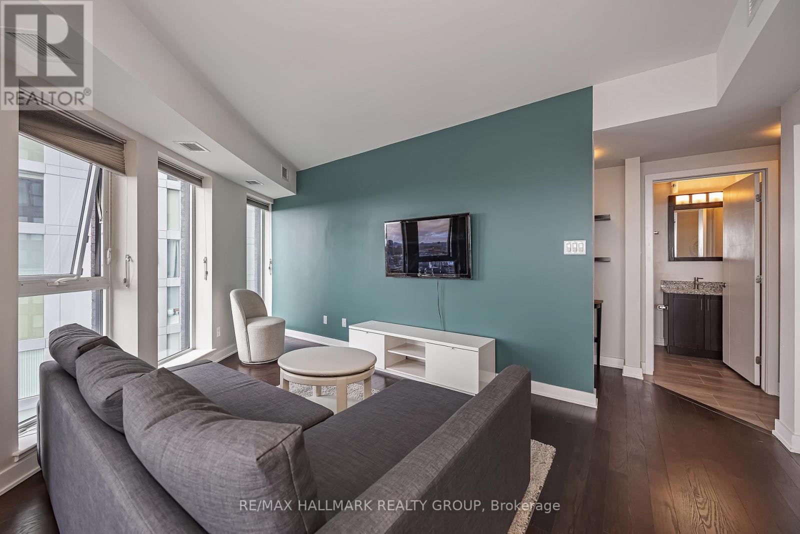 #1905 40 NEPEAN STREET - 11