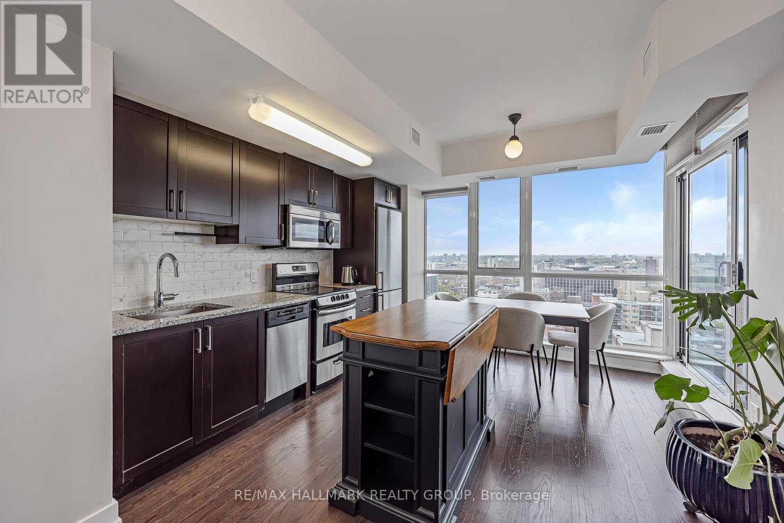 #1905 40 NEPEAN STREET - 14