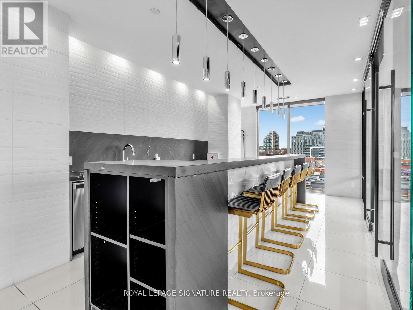 #PH6 1 BELSIZE DRIVE - 34