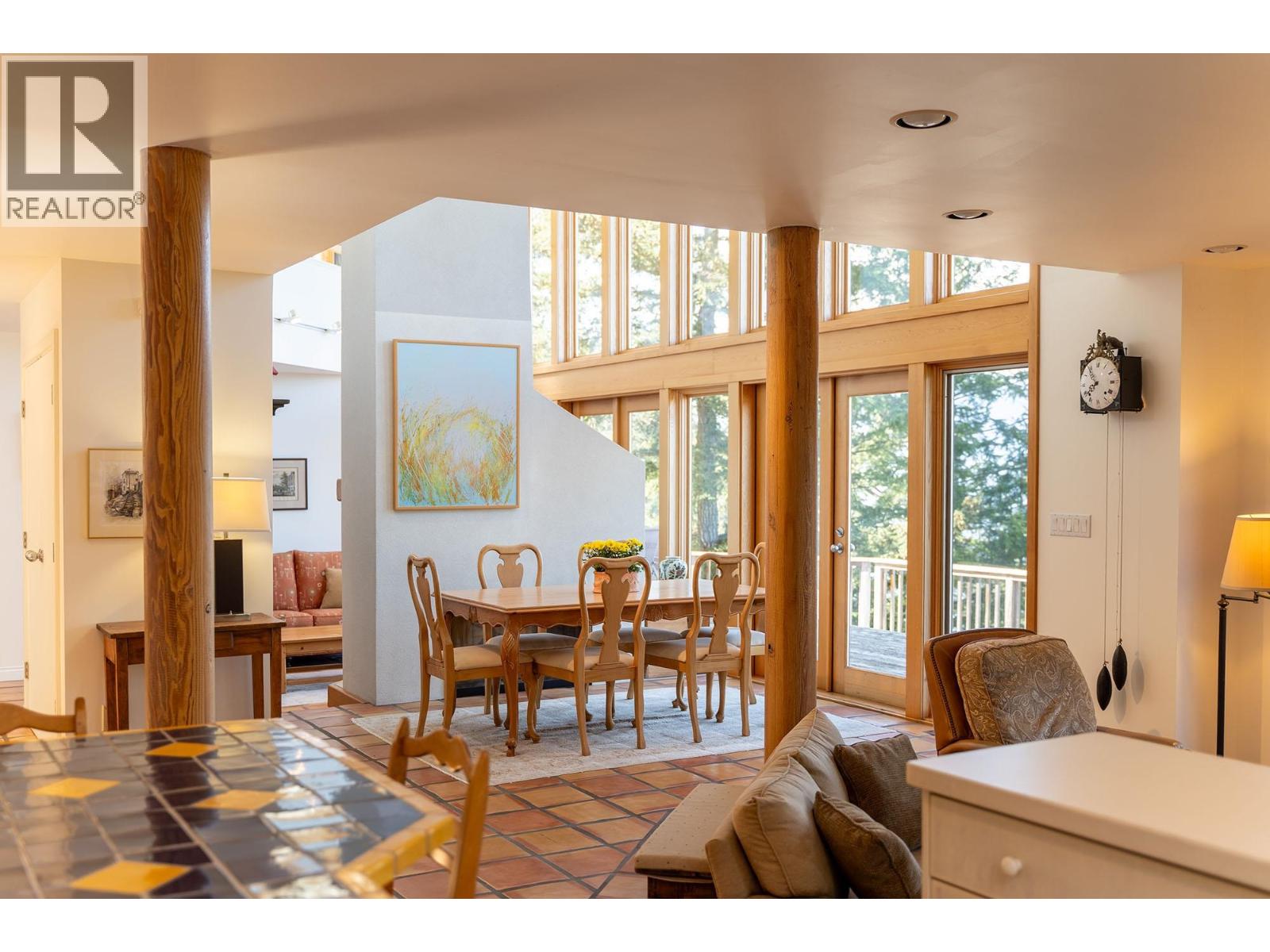 520 SMUGGLERS COVE Road - main photo