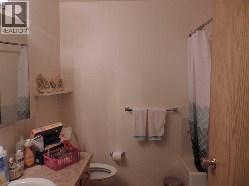 4625 53 st — photo 7